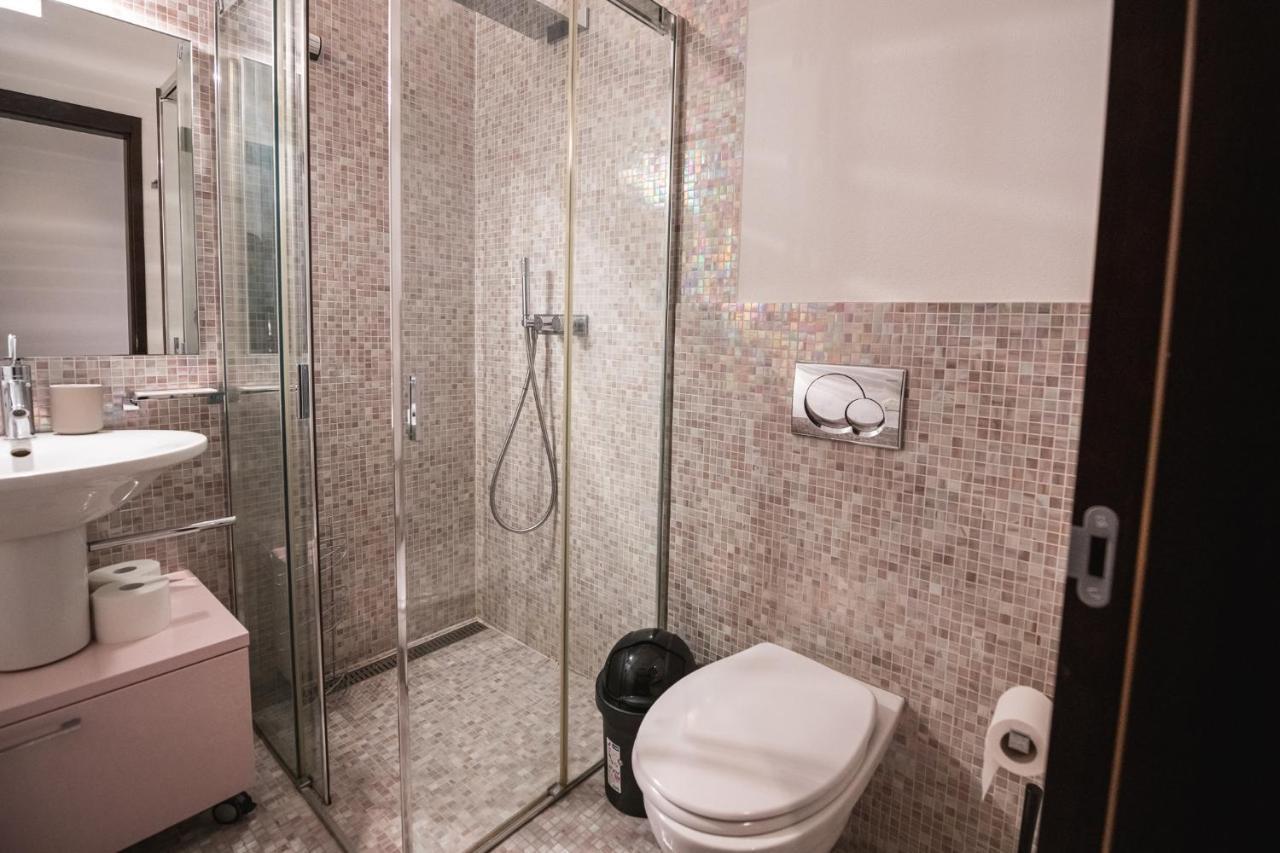 V Apartments ベリンツォーナ エクステリア 写真