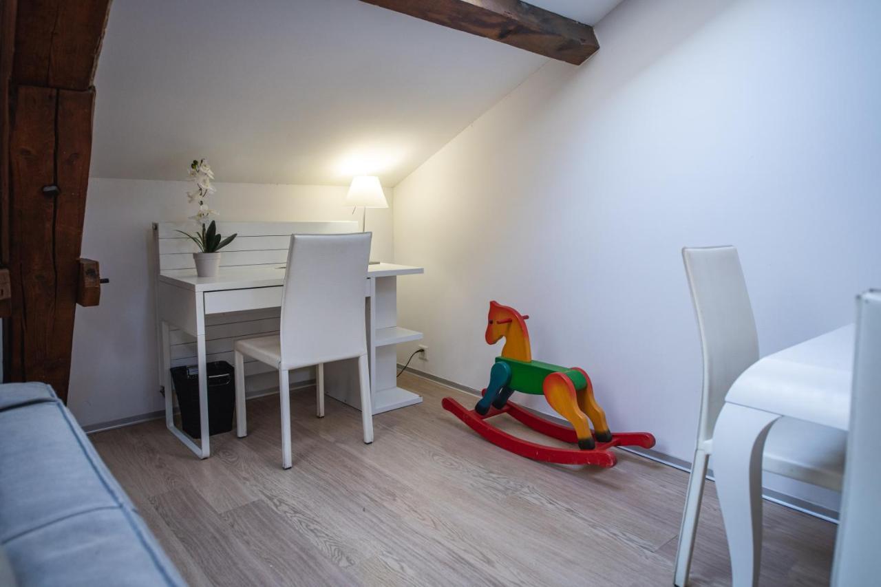 V Apartments ベリンツォーナ エクステリア 写真